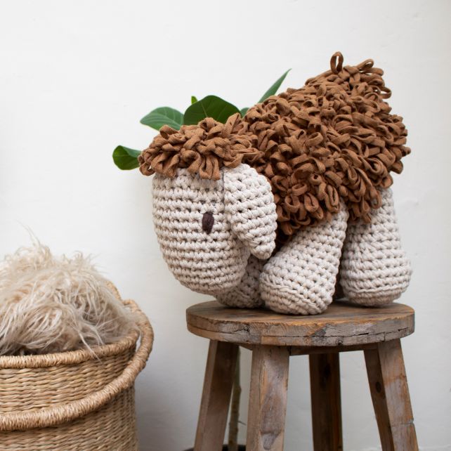 Hoooked DIY Crochet Kit Sheep Robby - Caramel Brown – EcoFriendlyCrafts
