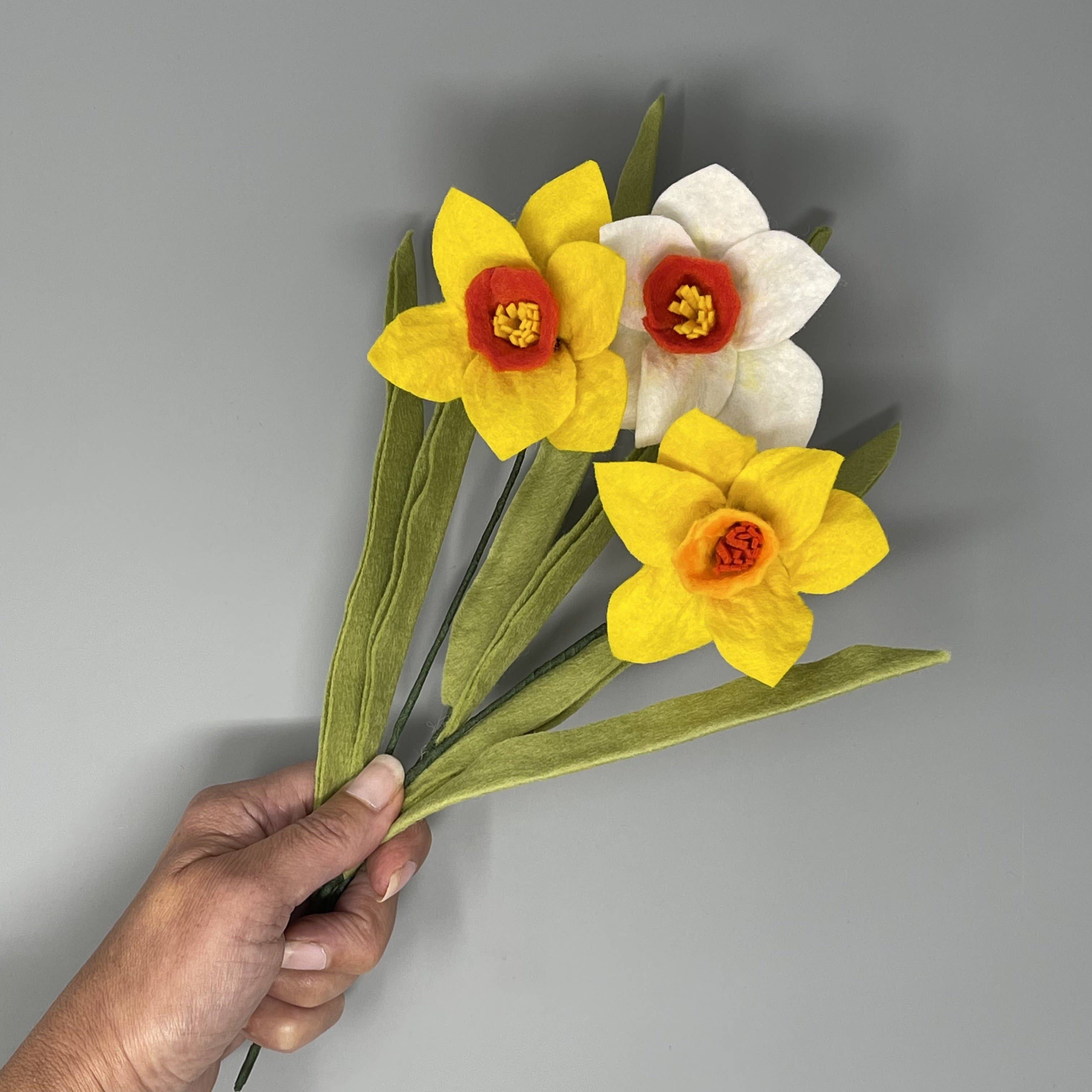 The Crafty Kit Company - Felt Daffodils Craft Kit
