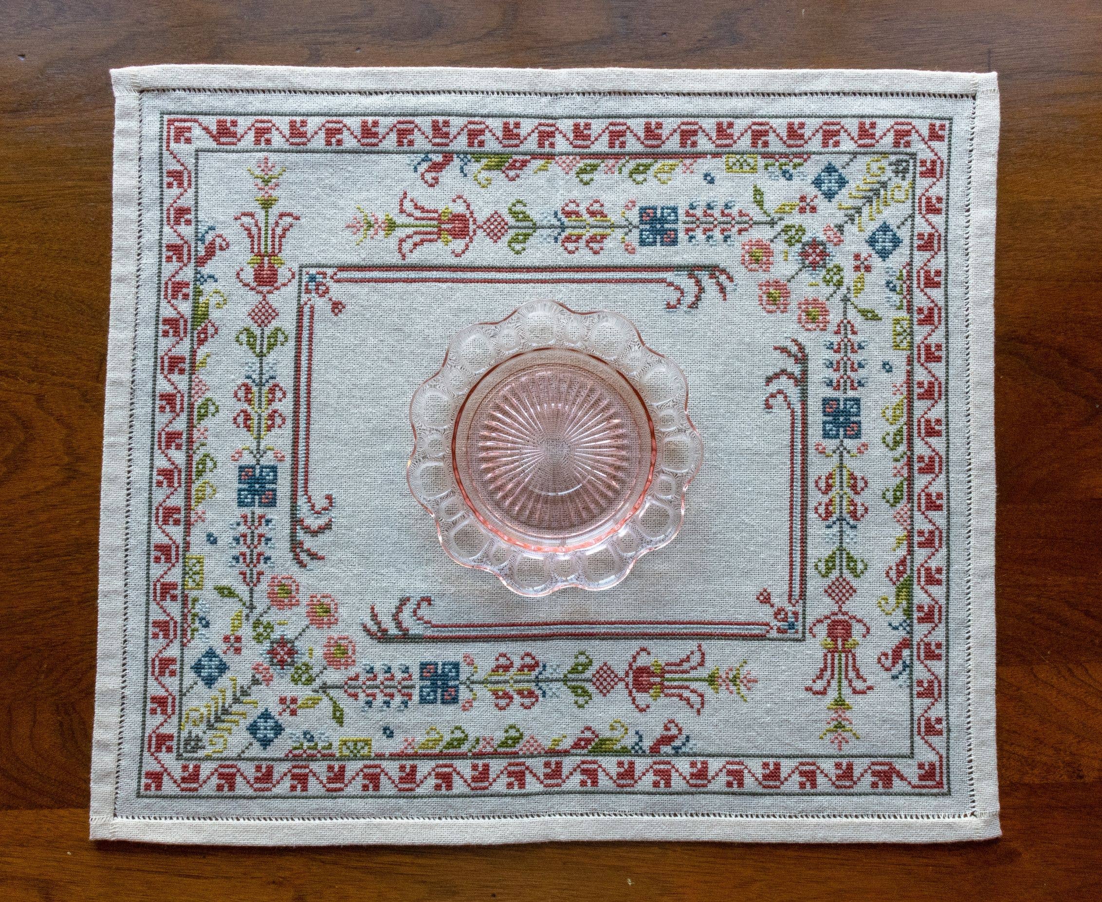 Avlea Folk Embroidery - Cross Stitch Kit Evangeline Border