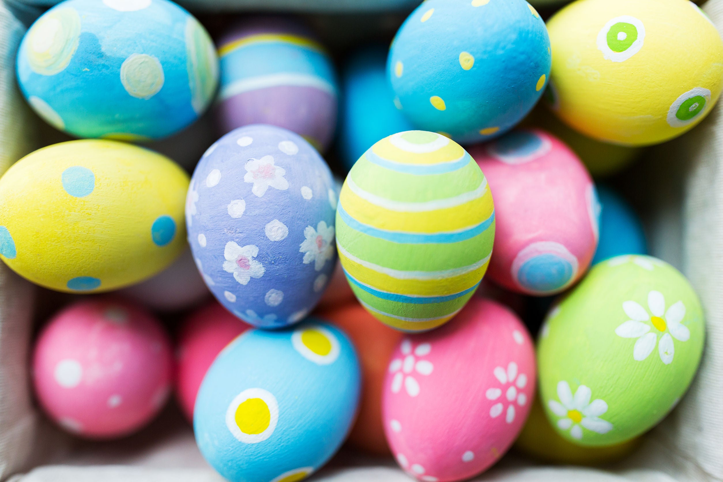 Wooden Easter Eggs and Natural Earth Paint Kit