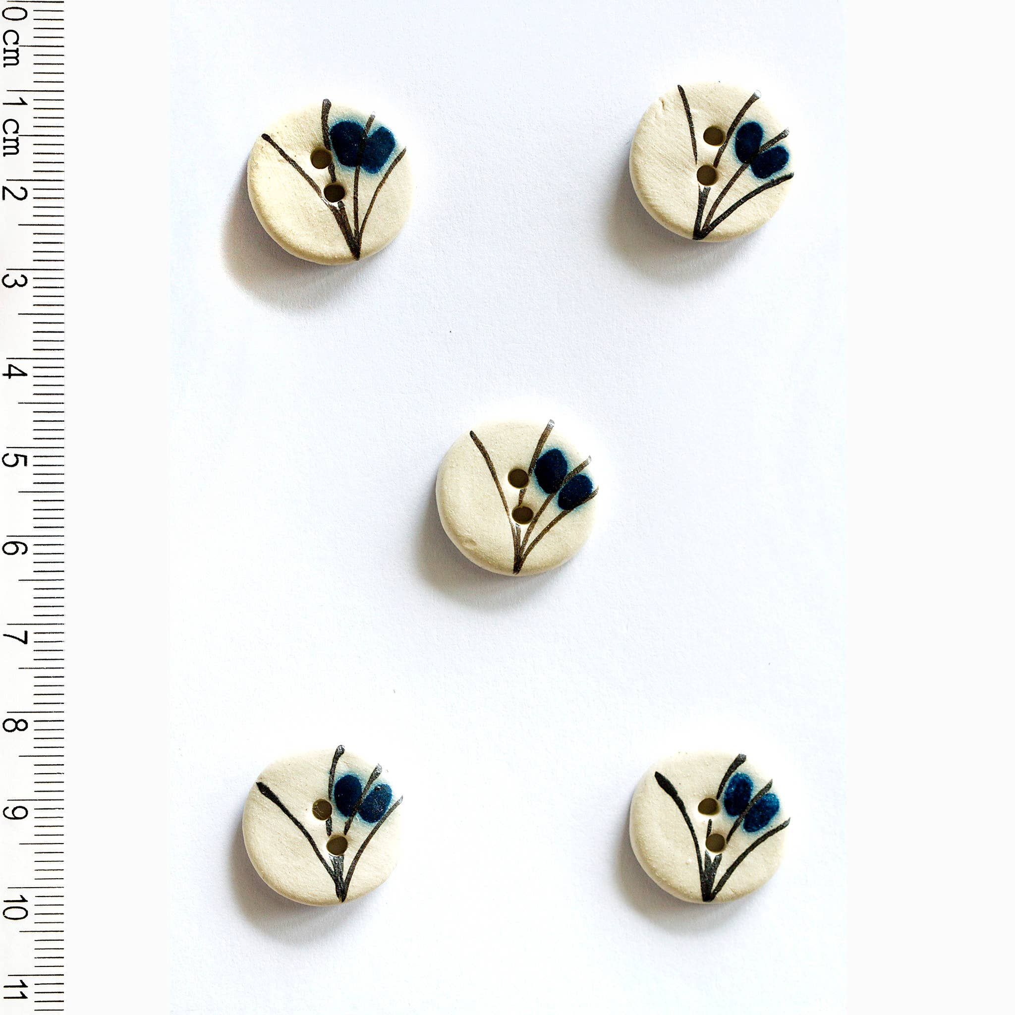 Incomparable Buttons - L533 Blue Floral Grass Buttons