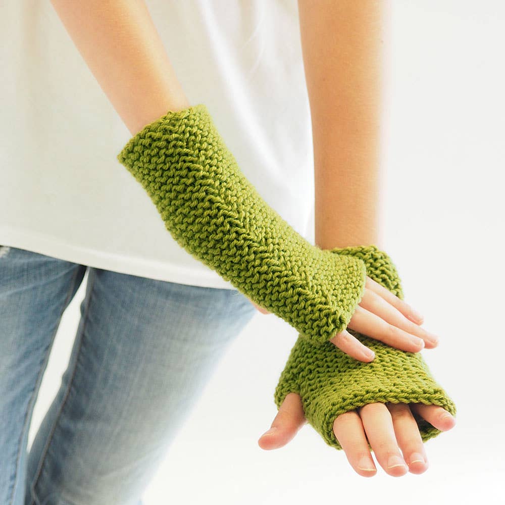 Cara Mittens Knitting Kit : Learn To Knit Kit With Video: Burgundy