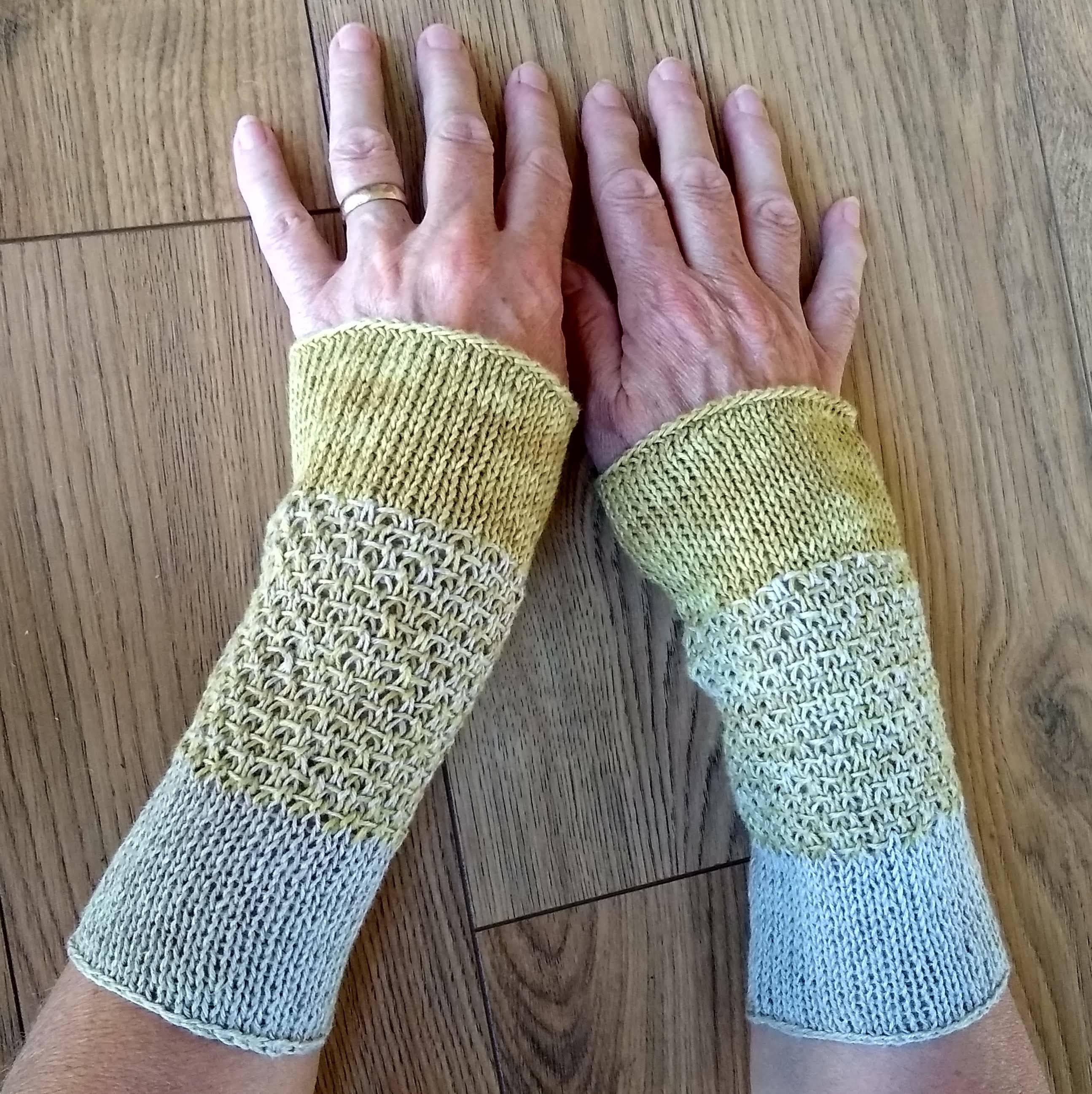 eco-stitch - Knitting Kit Linen Wrist Warmers - Rosemary