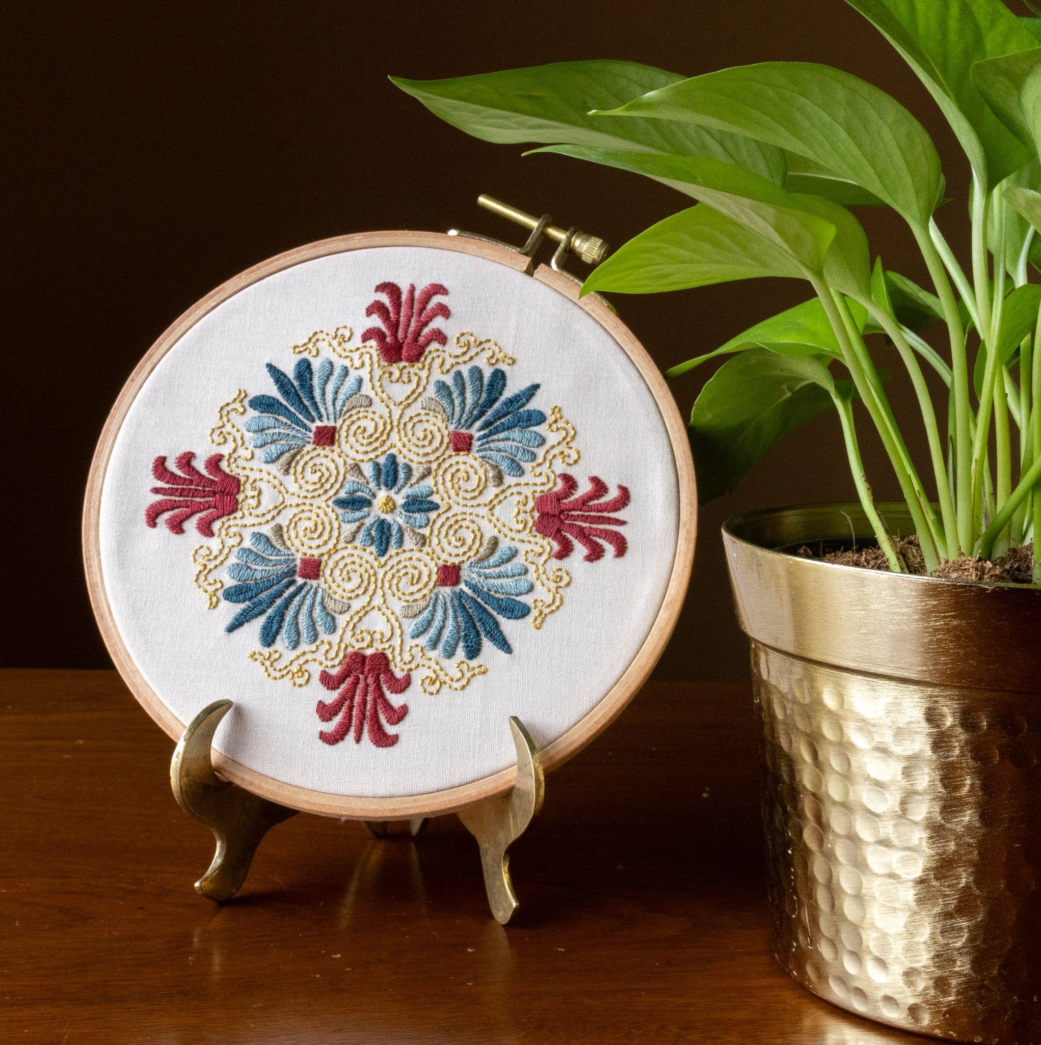 Avlea Folk Embroidery - Avlea Embroidery kit Athenian Palmette